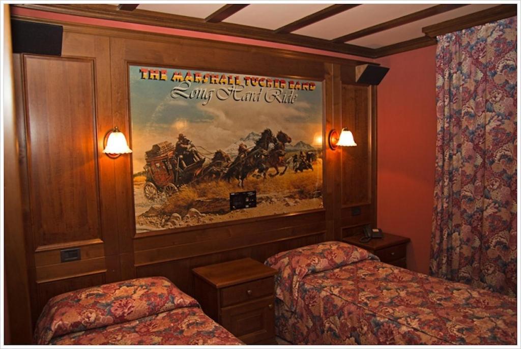 Hotel California Champoluc Rom bilde